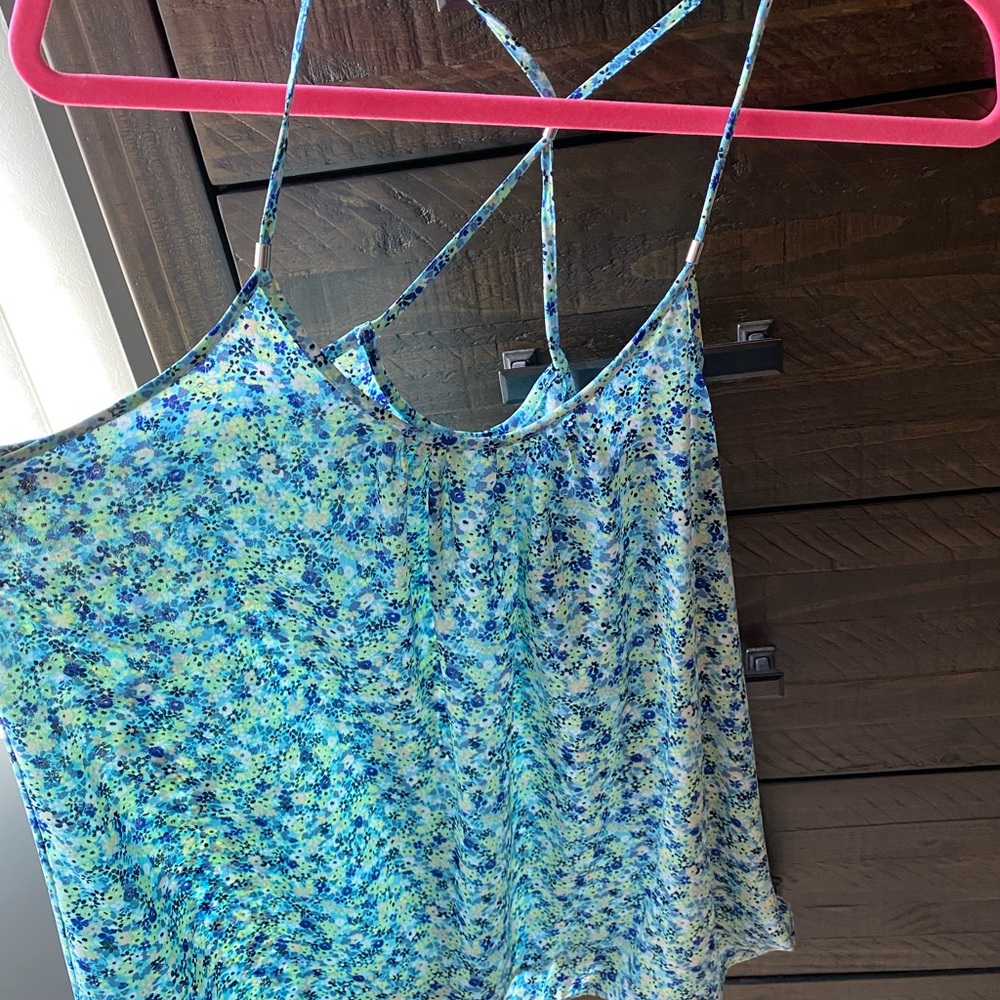 Tank - Picture 2 of 5